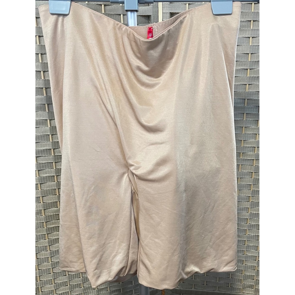 Spanx Suit Your Fancy Booty Booster Mid-Thigh Short Champagne Beige Size Large